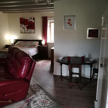 Bed and Breakfast Chez Pastuso Brigueuil-le-Chantre Exterior foto